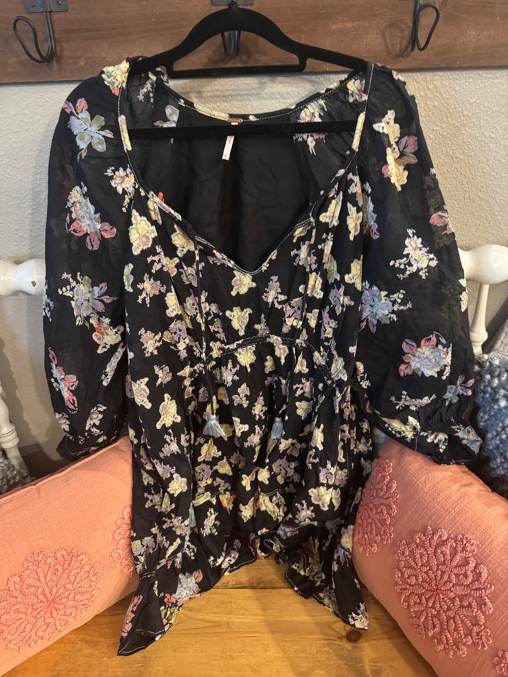 Free People LIKE NEW Black Floral Peasant Tunic